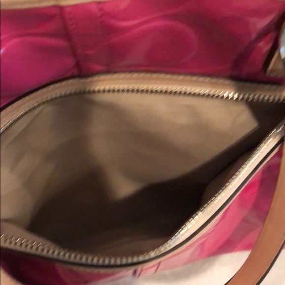 F25487 Coach Sig. Embossed Patent - Picture 4 of 8